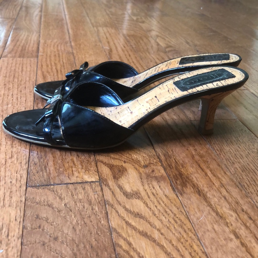 Black heels - Picture 2 of 5